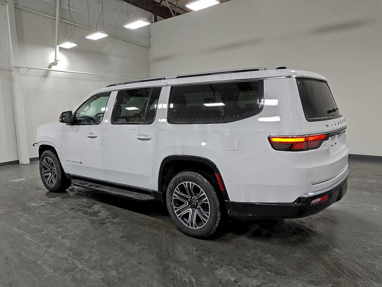 Jeep Wagoneer L Series Ii Image 4