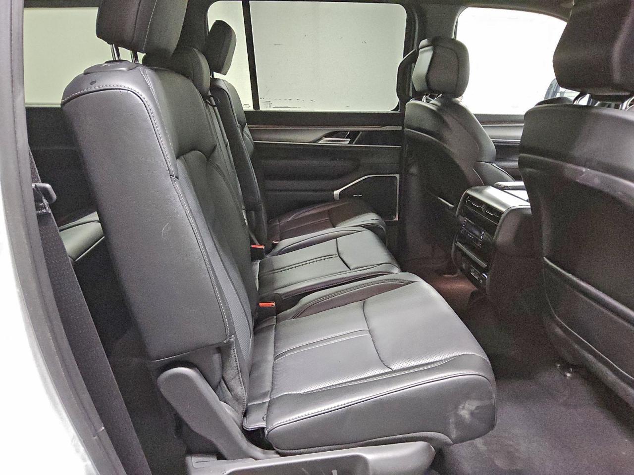 Jeep Wagoneer L Series Ii Image 10