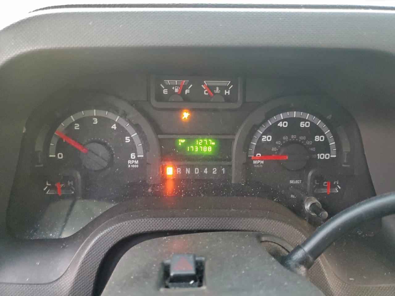 Ford Econoline E450 Super Duty Cutaway Van Image 9