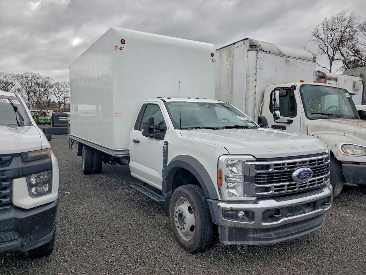 Ford F-450 Super Duty Image 3