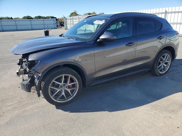  Salvage Alfa Romeo Stelvio