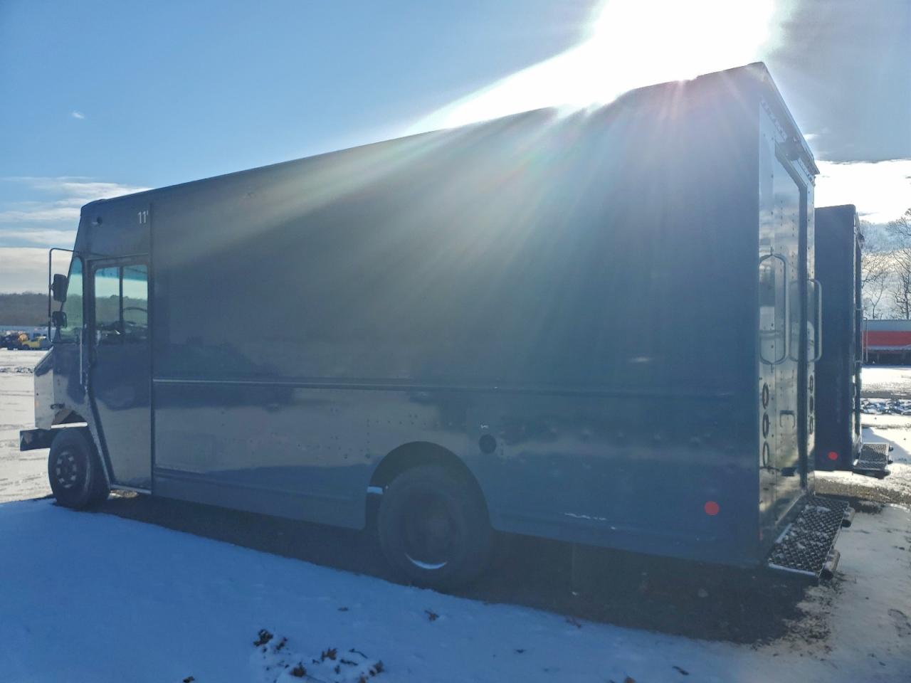 Freightliner Mt45 M Line Walk-in Van Image 4