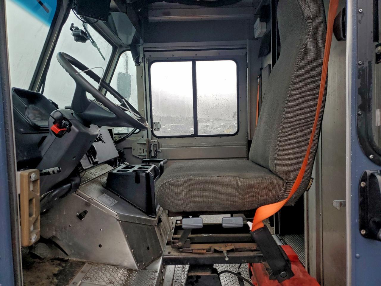 Freightliner Mt45 M Line Walk-in Van Image 8