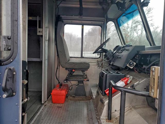 Freightliner Mt45 M Line Walk-in Van Image 12
