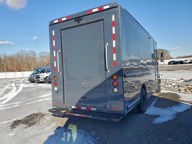 Freightliner Mt45 M Line Walk-in Van Image 2