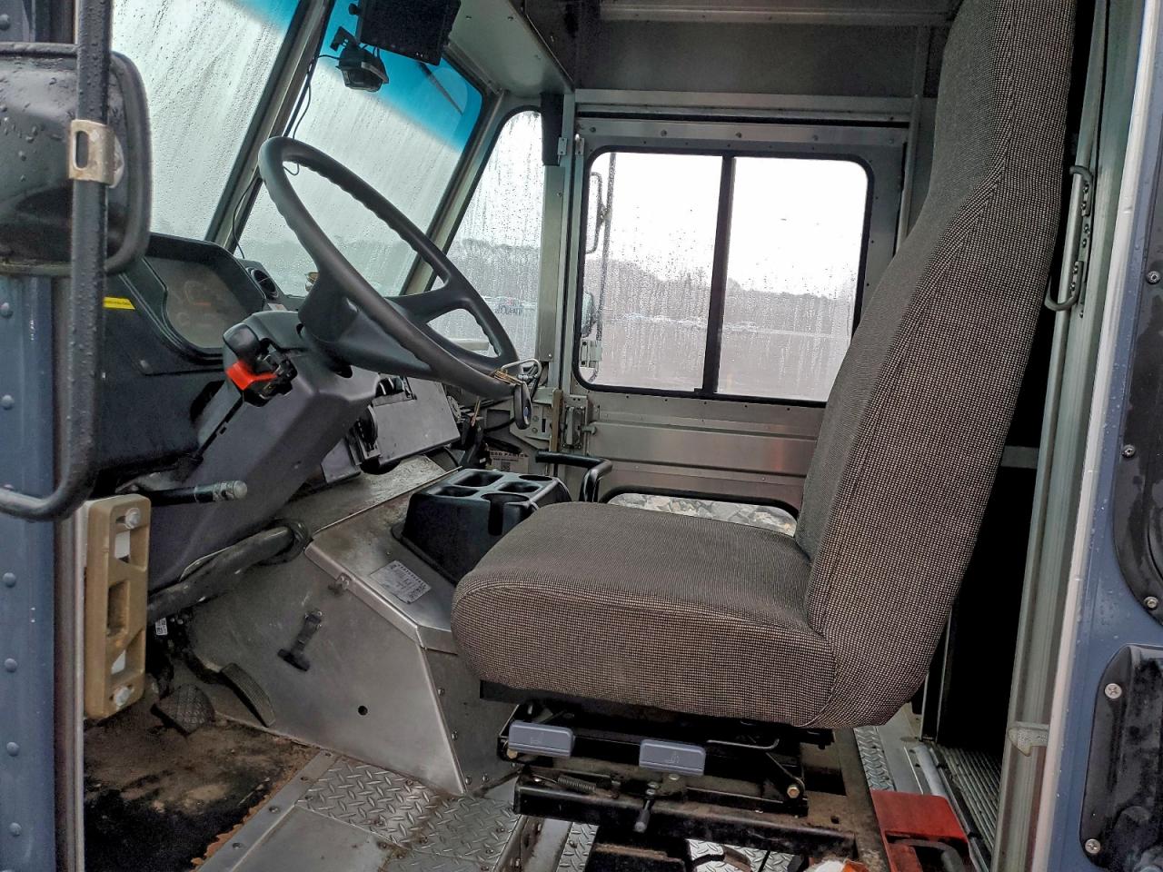 Freightliner Mt45 M Line Walk-in Van Image 5
