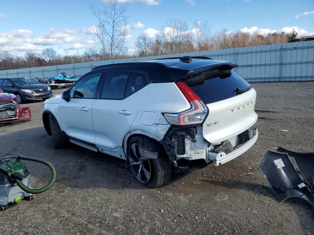 Volvo XC40 Recharge Image 3