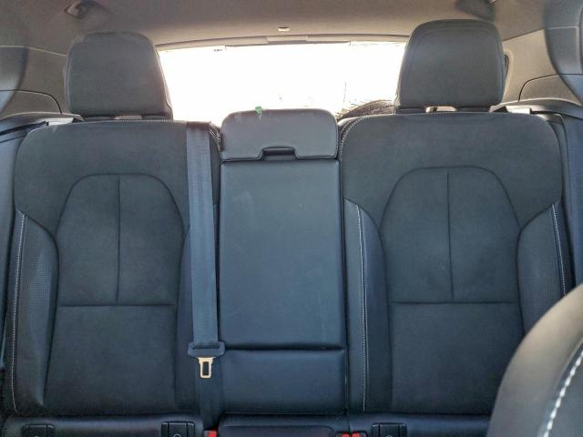 Volvo XC40 Recharge Image 11