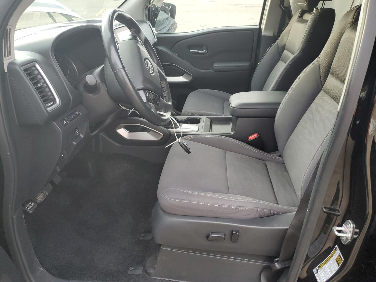 Nissan Frontier S Image 8