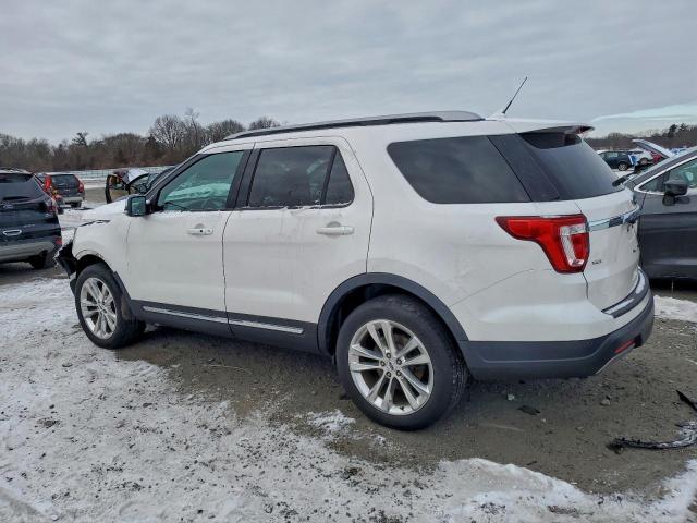 Ford Explorer Xlt Image 2