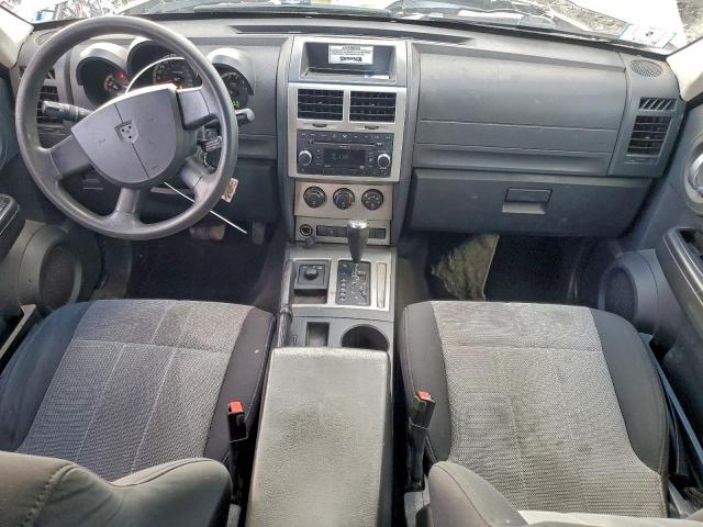 Dodge Nitro Sxt Image 7