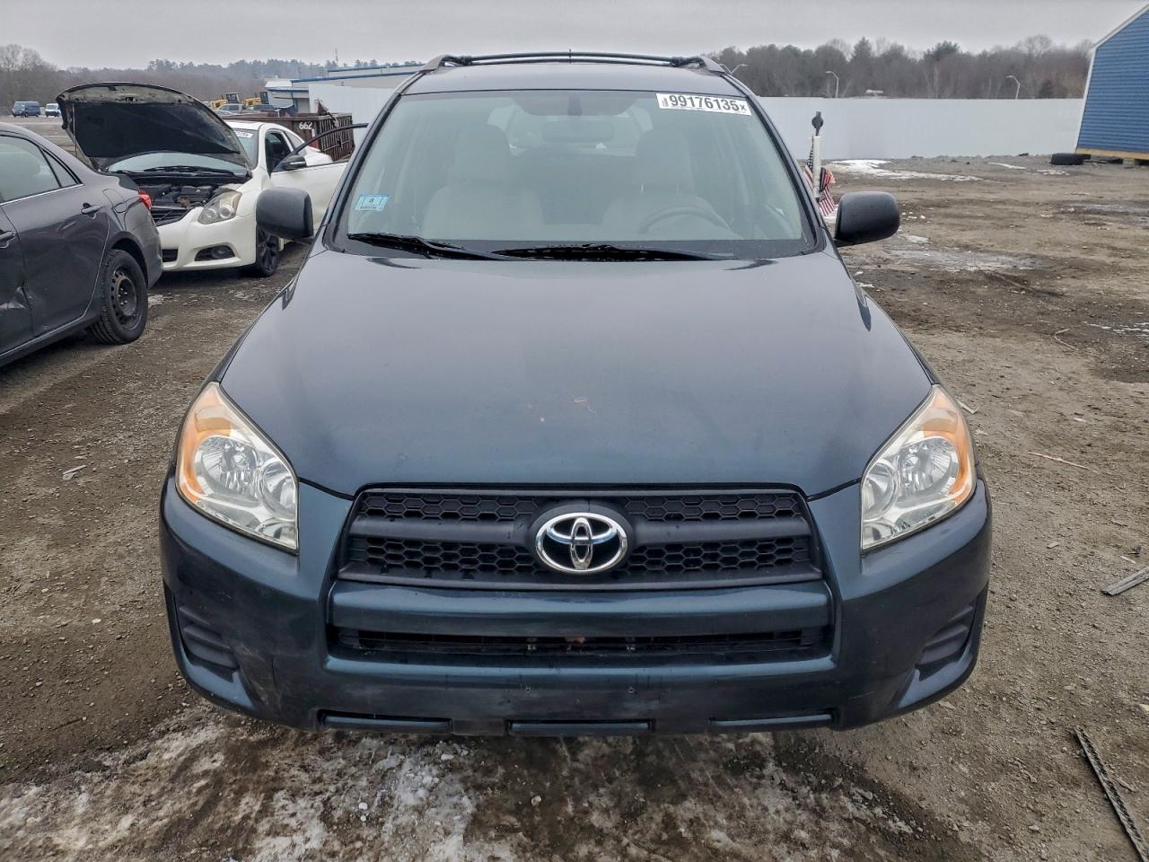 Toyota RAV4 Image 4
