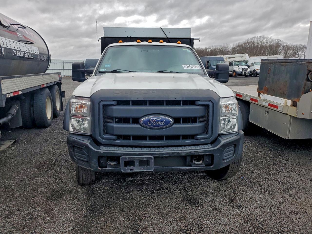 Ford F-450 Super Duty Image 11