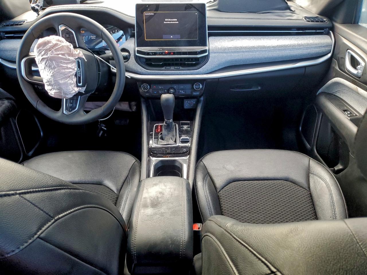 Jeep Compass Latitude Image 9