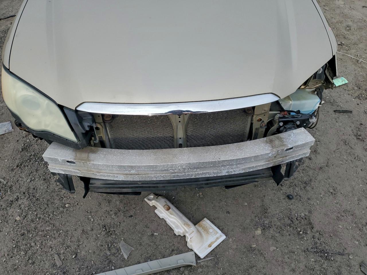 Subaru Outback 2.5i Image 11